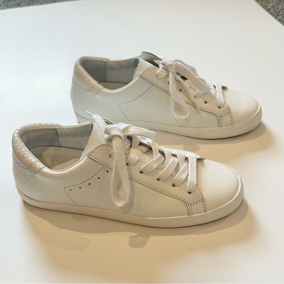 Banana Republic white leather sneakers with snakeskin detail - Picture 2 of 12